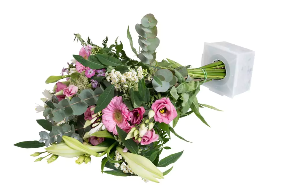 Bouquet in a Porto 20XL water-retaining flower packaging